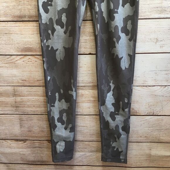 MONO B SILVER FOIL HIGH WAIST CAMO LEGGINGS IN GUN METAL - Picture 3 of 6